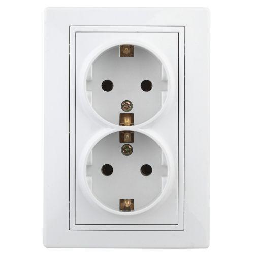 Розетка 2-м СП Plano 1-205-01 16А IP20 250В 2х2P+E Schuko бел. Intro Б0053915