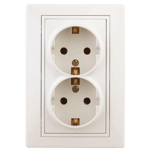 Розетка 2-м СП Plano 1-205-02 16А IP20 250В 2х2P+E Schuko сл. кость Intro Б0053916