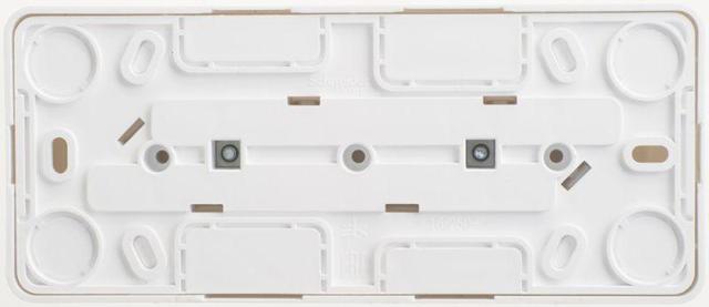 Розетка 3-м ОП Этюд 16А IP20 250В без заземл. защ. шторки бел. SE PA16-010B